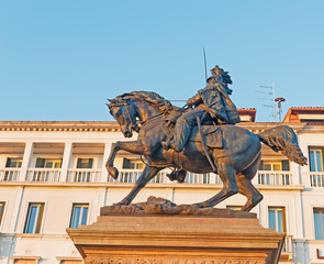 Wall Mural - King Victor Emmanuel II statue