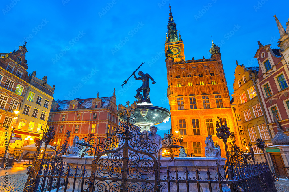 Obraz na płótnie Fountain of the Neptune in old town of Gdansk, Poland w salonie