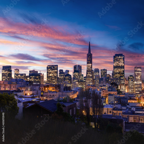 Obraz na płótnie canvas San Francisco panoramę i zatoki most o zachodzie słońca w Kalifornii