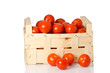tomaten in holzkiste