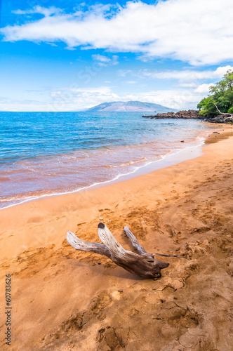 Board z aluminiowym obramowaniem Słynna plaża makena w maui na Hawajach