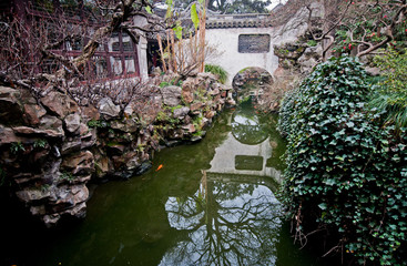 Canvas Print - water canal in YuYuan Garden in Shanghai, China