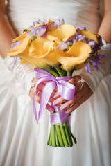 Canvas Print - bride with flowers