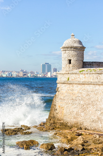 Board z aluminiowym obramowaniem Zamek el morro i panoramę Hawanie