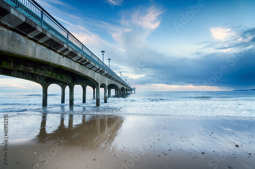 Plakat na papierze fotorealistycznym Surfować na molo boscombe