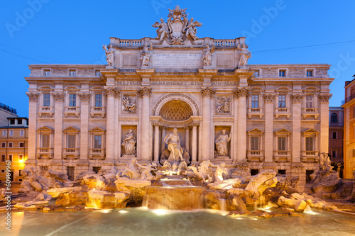 Board z aluminiowym obramowaniem Fontanna di Trevi o świcie