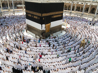 Fototapete - New images of Kaaba in Mecca after restoration