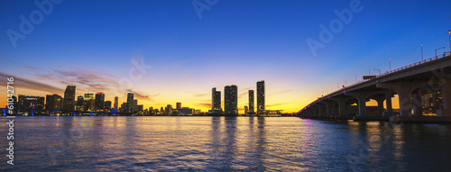 Fotoboard na płycie Panorama panoramę miasta miami o zmierzchu