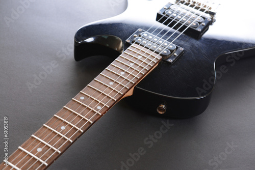 Obraz na płótnie canvas czteroczęściowy "tetraptyk" Gitara elektryczna, z bliska