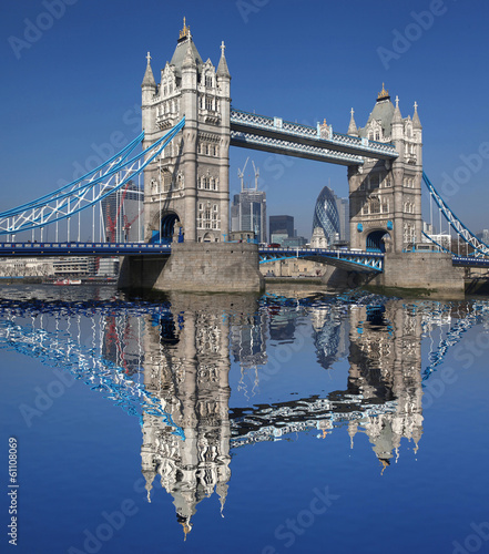 Naklejka samoprzylepna Tower Bridge w Londynie, w Anglii