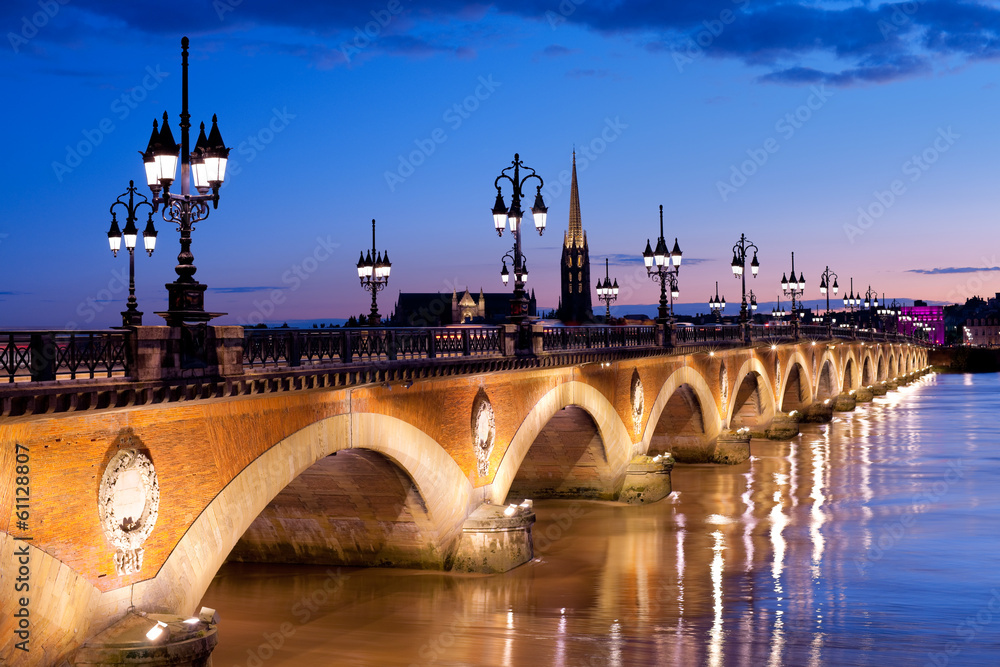 The Pont de pierre in Bordeaux - obrazy, fototapety, plakaty 