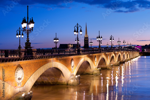 Fotoboard na płycie Most z kamienia w bordeaux