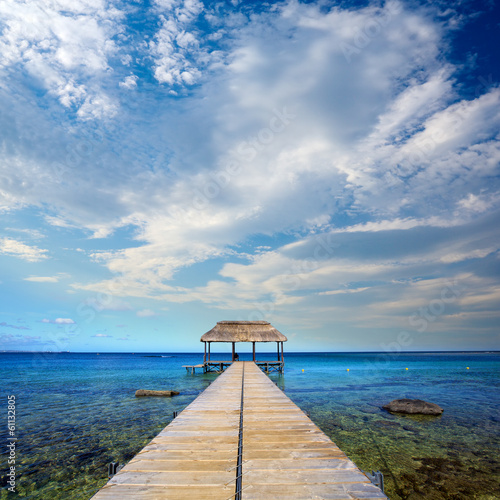 Naklejka na meble Calm scene with jetty and ocean in tropical island