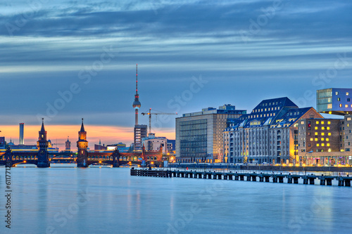 Obraz na płótnie canvas Oberbaumbrücke
