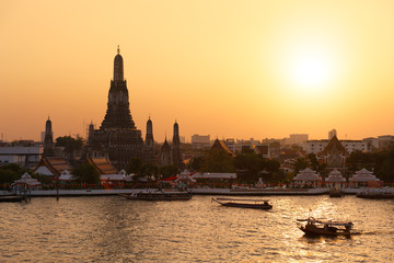 Fototapete - Wat Arun (Temple de l'Aube), Bangkok, Thaïlande