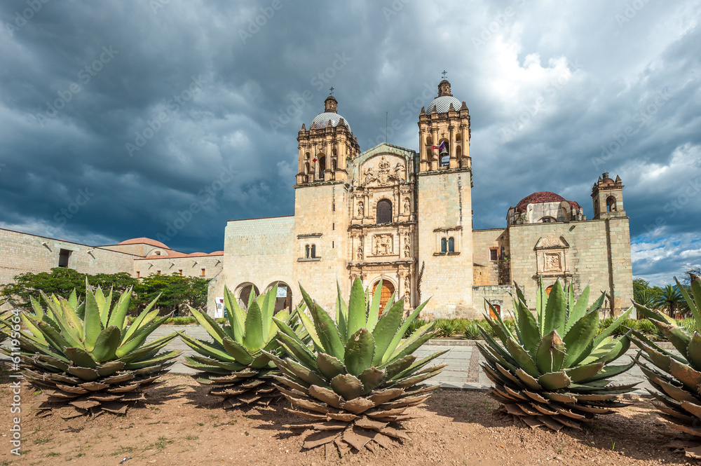 Church of Santo Domingo de Guzman in Oaxaca, Mexico - obrazy, fototapety, plakaty 