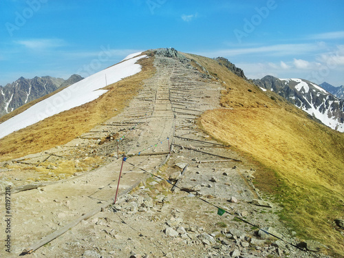 Board z aluminiowym obramowaniem Tatry - ścieżka na szczycie góry