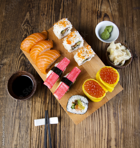 Tapeta ścienna Azja i jedzenie na sushi