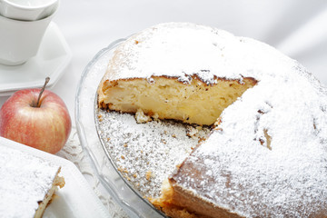 Wall Mural - Torta di mele con mele fresche