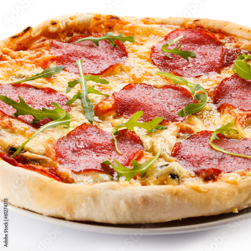 Naklejka samoprzylepna Pizza na białym tle