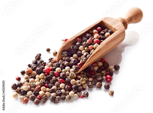 Naklejka na szybę peppercorns isolated on white