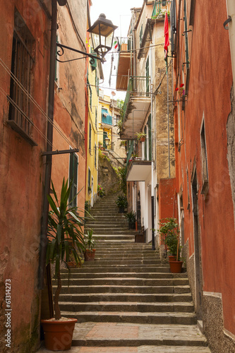 Naklejka - mata magnetyczna na lodówkę narrow stairway