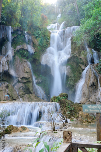 Fotoboard na płycie Wodospad w lesie w luang prabang, lao