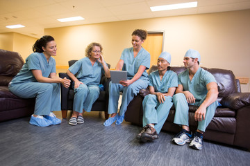 Fototapete - Surgical Team in Lounge