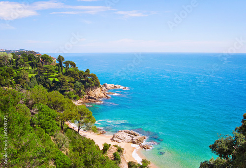 Board z aluminiowym obramowaniem Nad brzegiem morza w Lloret de Mar, Hiszpania