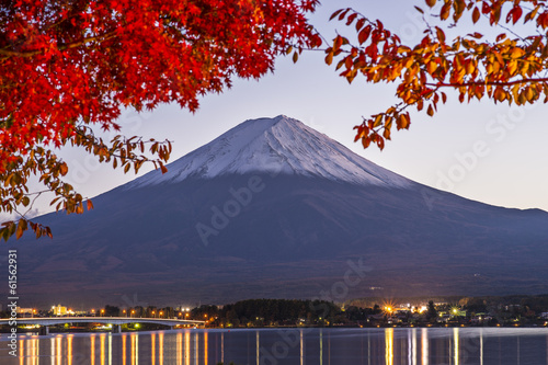 Naklejka samoprzylepna Góra fuji jesienią