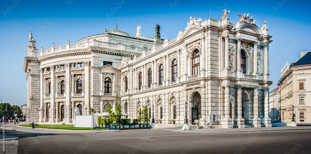 Obraz na płótnie Burgtheater at famous Wiener Ringstrasse in Vienna, Austria w salonie