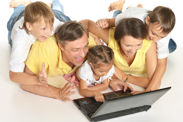 Poster - Family with laptop