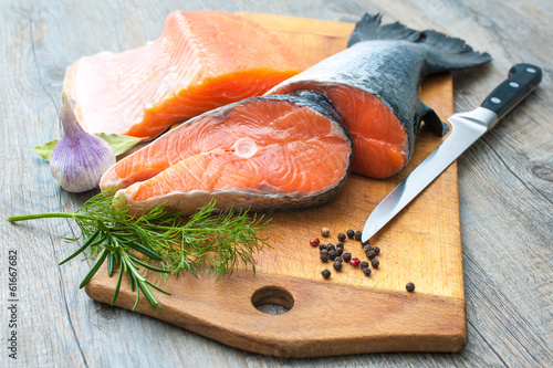 Naklejka na szybę Raw salmon fish steaks