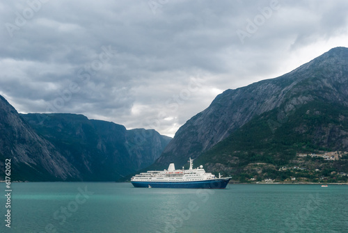 Board z aluminiowym obramowaniem Norwegia, rejs po fiordach