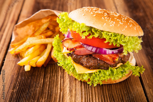 Naklejka samoprzylepna Świeży hamburger