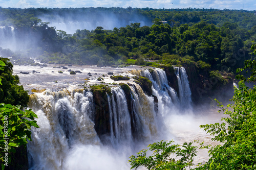 Board z aluminiowym obramowaniem Niesamowity wodospad iguazu w Brazylii