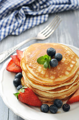 Wall Mural - Pancakes with fresh berries