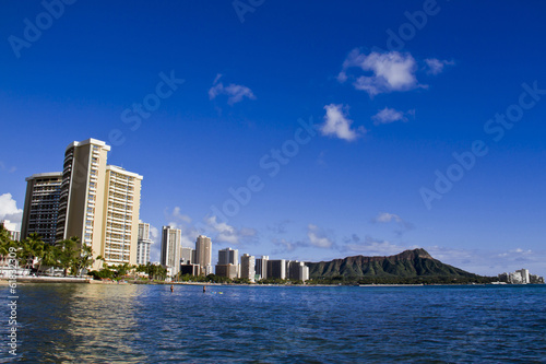 Board z aluminiowym obramowaniem Widok na miasto honolulu, plaża waikiki, Hawaje