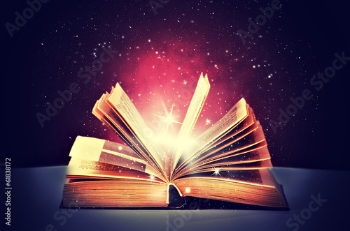 Board z aluminiowym obramowaniem Magiczna książka otwarta