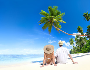 Sticker - Romantic Couple on Paradise Beach