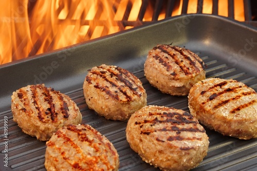 Board z aluminiowym obramowaniem Burger na patelni grillowej xxxl