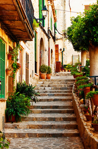 Naklejka na drzwi Street in Valldemossa village in Mallorca