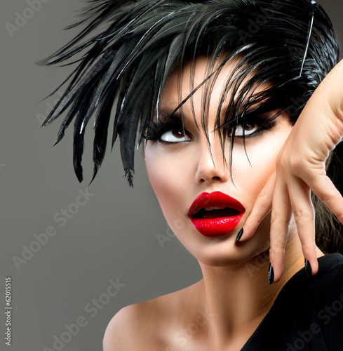Board z aluminiowym obramowaniem Moda sztuka portret pięknej dziewczyny. 