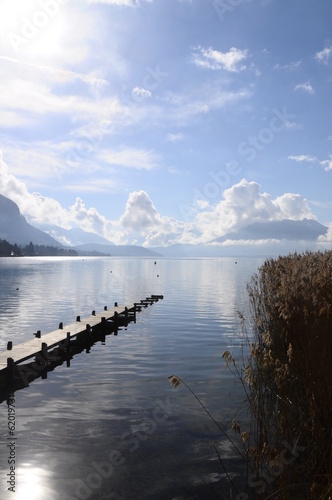 Board z aluminiowym obramowaniem Cichy widok jeziora Annecy