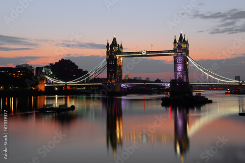 Naklejka samoprzylepna Tower Bridge Londyn