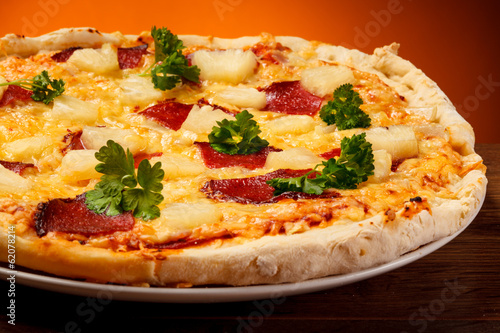 Board z aluminiowym obramowaniem Pizza na Hawajach