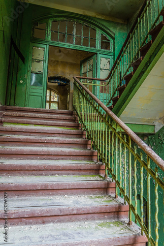 Naklejka - mata magnetyczna na lodówkę abandoned old building