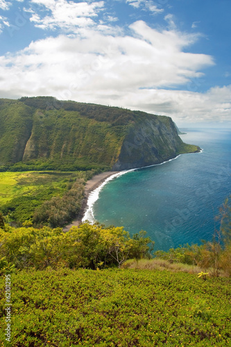 Board z aluminiowym obramowaniem Znak waipio valley lookout na hawajskiej wyspie