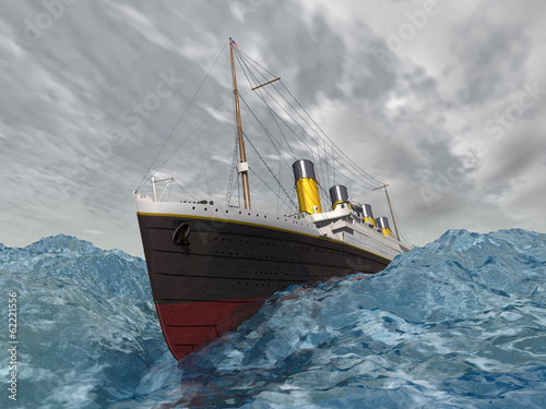 Board z aluminiowym obramowaniem Oceaniczny liniowiec w burzliwym oceanie