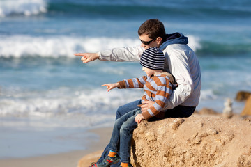 Wall Mural - family at the beach